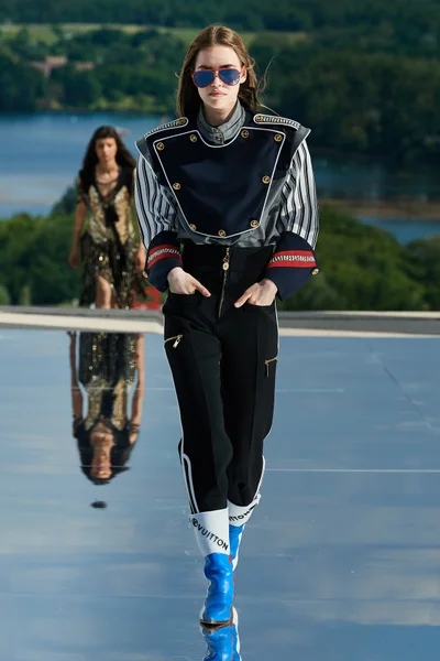 Look 39